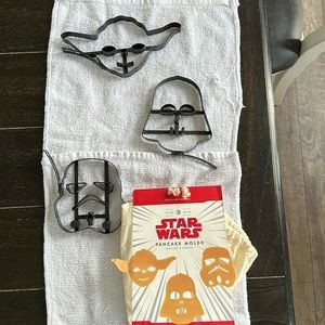 Williams Sonoma Star Wars Pancake Molds
